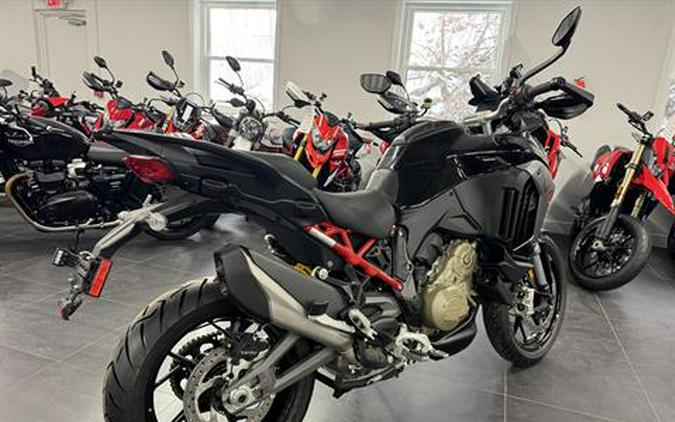 2025 Ducati Multistrada V4 S Travel & Radar
