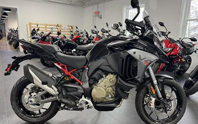 2025 Ducati Multistrada V4 S Travel & Radar