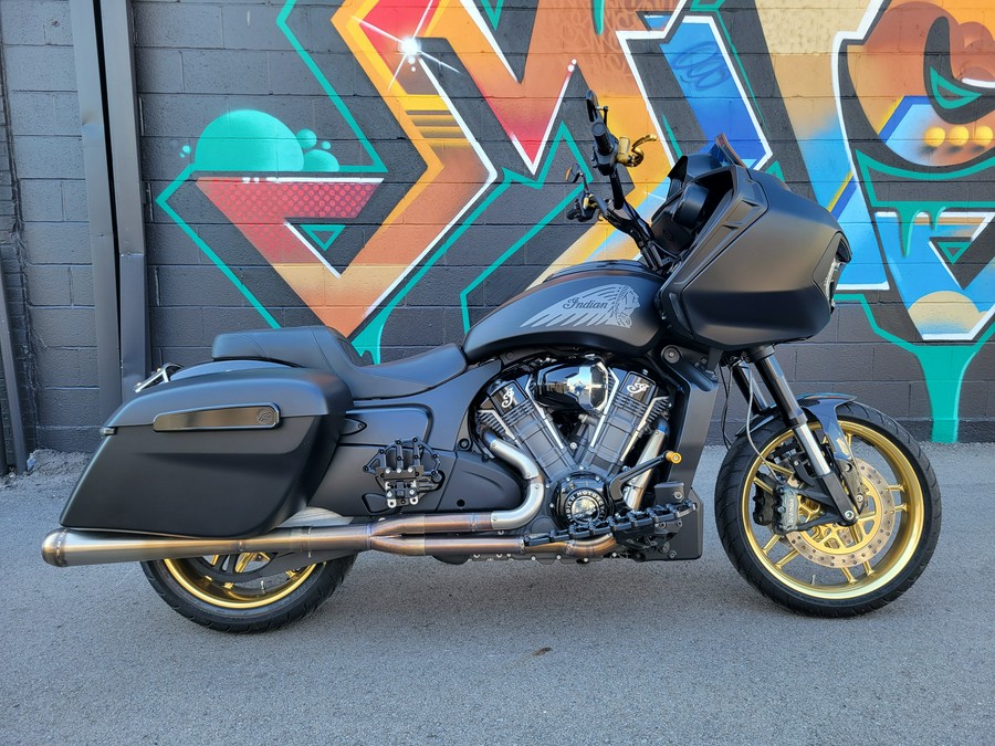 2023 Indian Challenger® Dark Horse®