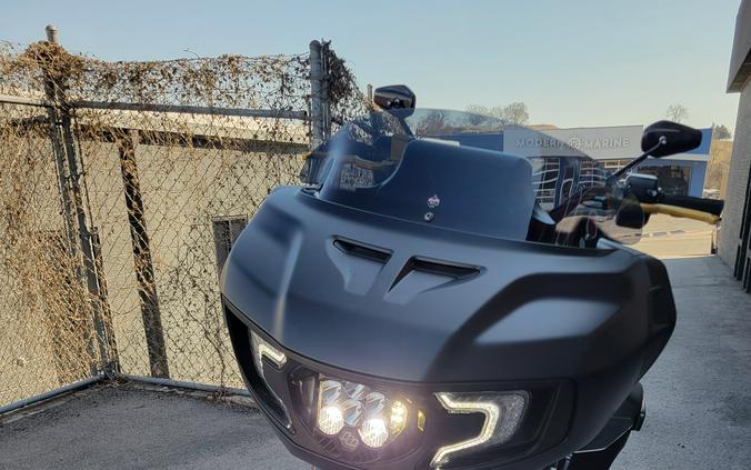 2023 Indian Challenger® Dark Horse®