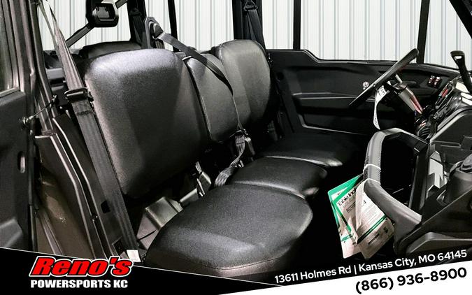 2027 Can-Am Defender MAX DPS™ CAB HVAC HD10