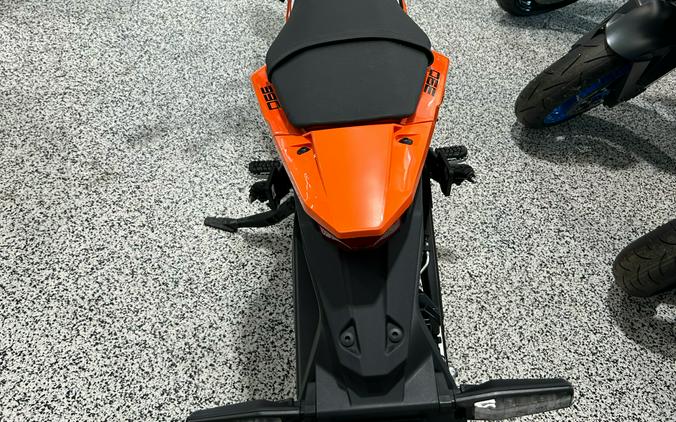 2025 KTM SMC 390 R