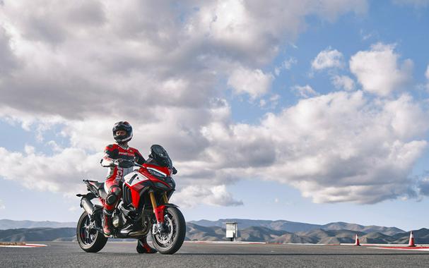 2022 Ducati Multistrada V4 Pikes Peak