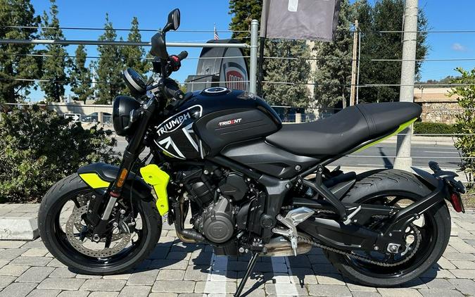 2024 Triumph Trident 660 Jet Black/Triumph Racing Yellow