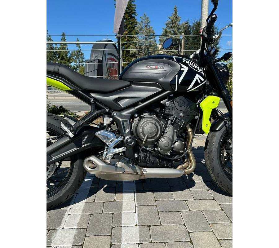 2024 Triumph Trident 660 Jet Black/Triumph Racing Yellow