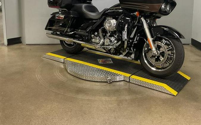2011 Harley-Davidson® FLTRU-103
