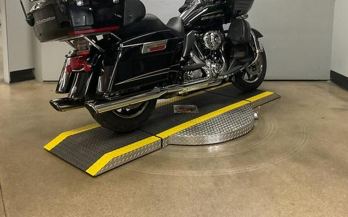 2011 Harley-Davidson® FLTRU-103