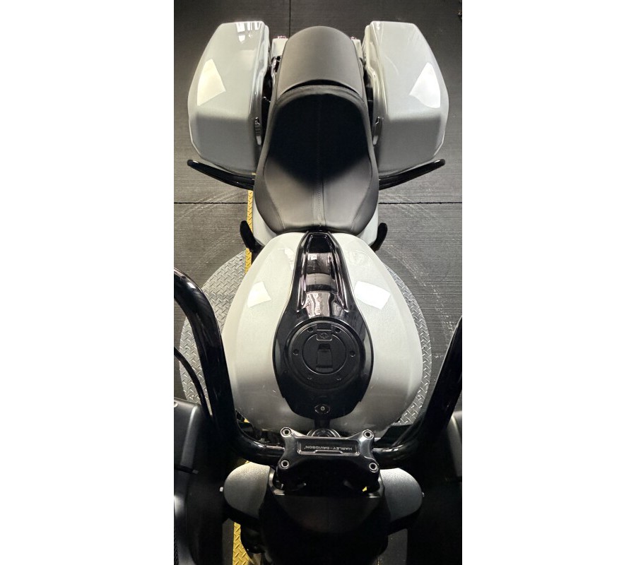 2024 Harley-Davidson® Road Glide® FLTRX WHITE ONYX PRL