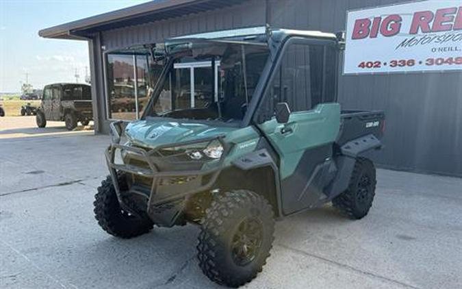 2025 Can-Am Defender DPS CAB