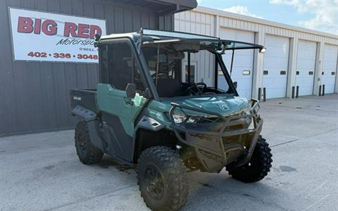 2025 Can-Am Defender DPS CAB