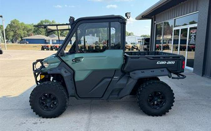 2025 Can-Am Defender DPS CAB