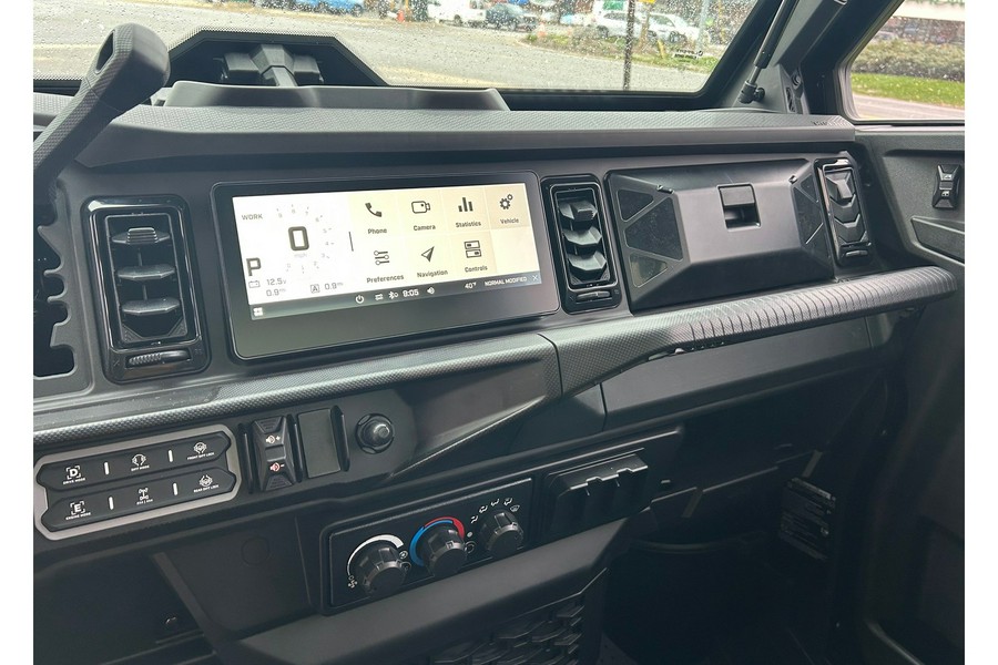 2026 Can-Am Defender Limited HD11