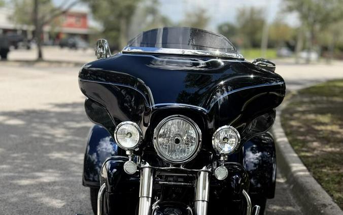2013 Harley-Davidson® Tri Glide® Ultra Classic® Anniversary Edition Billiard Blue