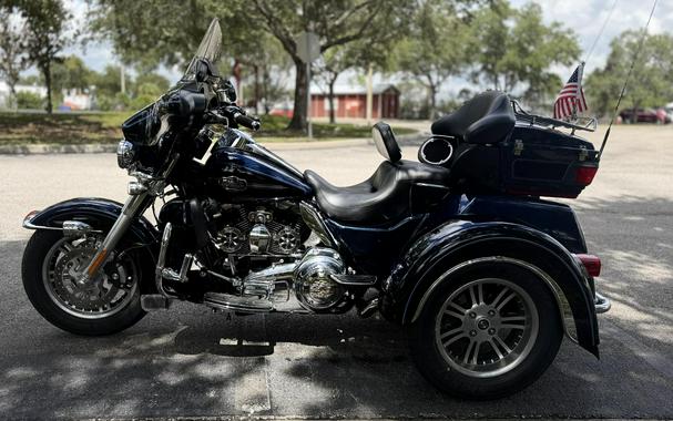 2013 Harley-Davidson® Tri Glide® Ultra Classic® Anniversary Edition Billiard Blue