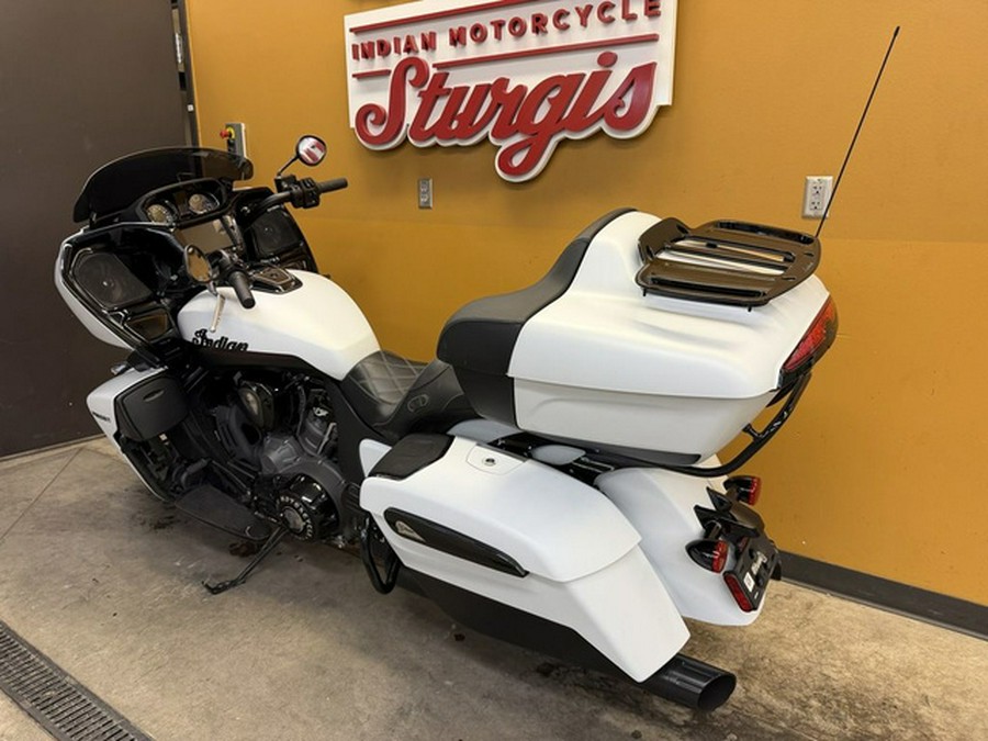 2024 Indian Pursuit Dark Horse w/PowerBand Audio Pkg Icon Ghost White Metallic Smoke