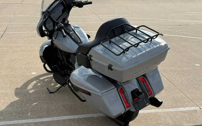 2025 Harley-Davidson® Street Glide® Ultra Billiard Gray - Black Finish