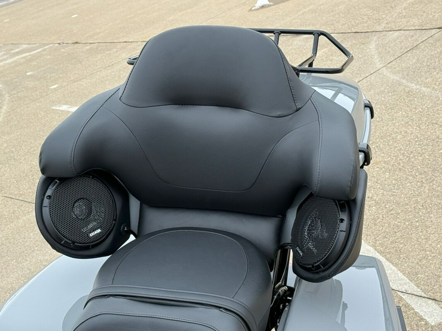 2025 Harley-Davidson® Street Glide® Ultra Billiard Gray - Black Finish