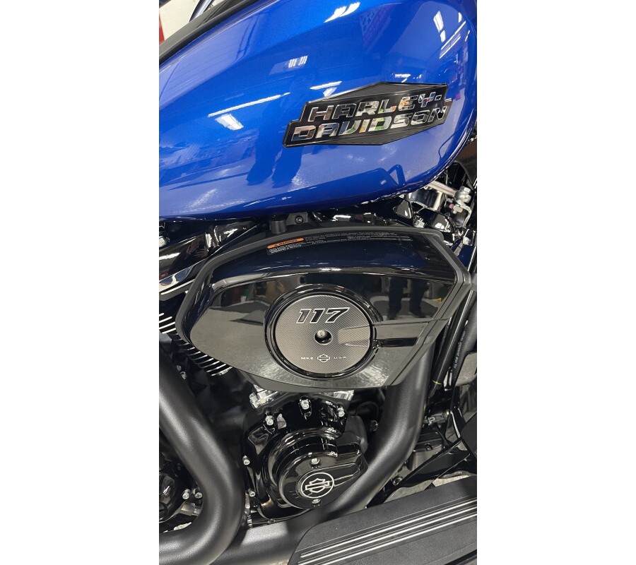 2024 Harley-Davidson Street Glide® Blue Burst - Black Finish