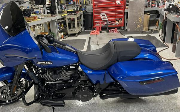 2024 Harley-Davidson Street Glide® Blue Burst - Black Finish