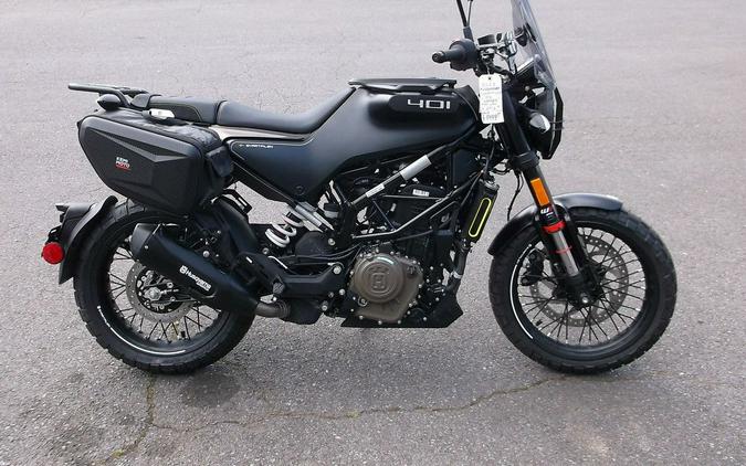 2023 Husqvarna® Svartpilen 401 LOADED