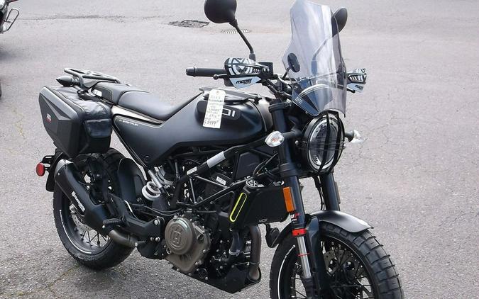 2023 Husqvarna® Svartpilen 401 LOADED