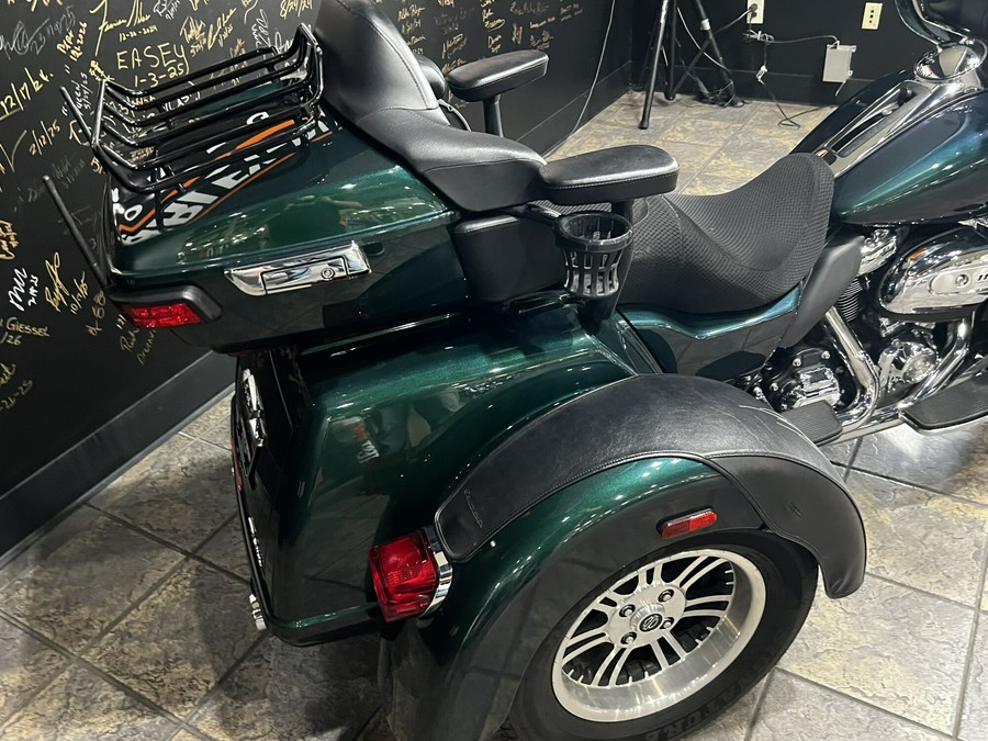 2021 Harley-Davidson Tri Glide Ultra Snake Venom