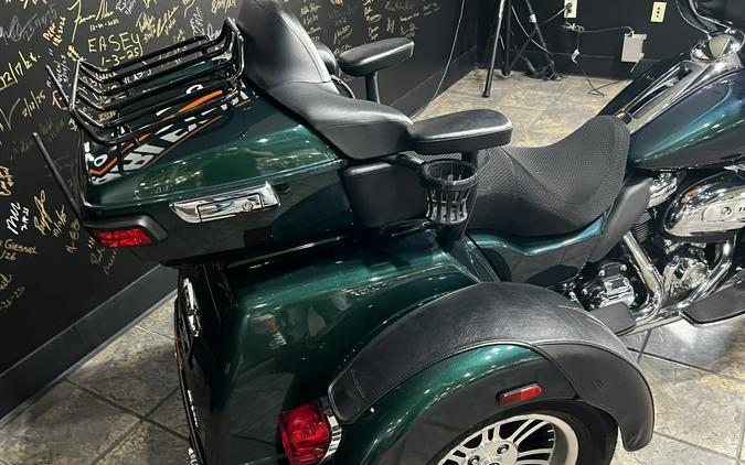 2021 Harley-Davidson Tri Glide Ultra Snake Venom