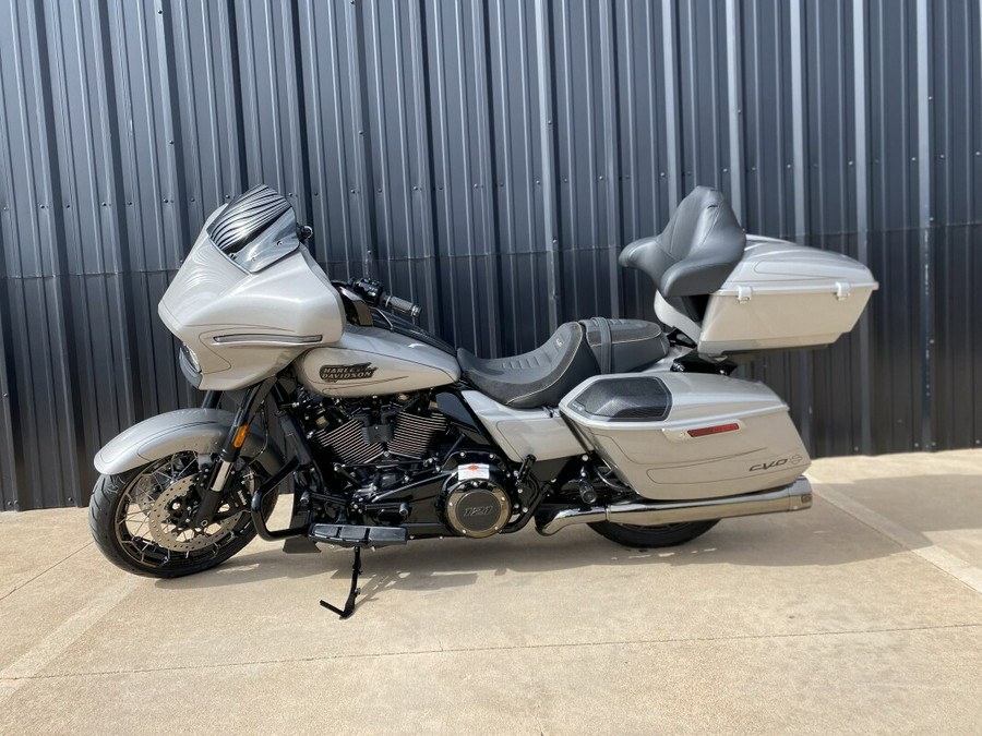 FLHXSE 2023 CVO™ Street Glide