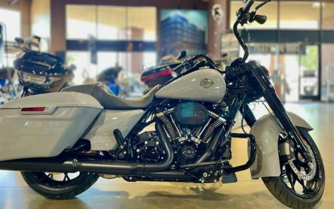 2024 Harley-Davidson® FLHRXS - Road King® Special