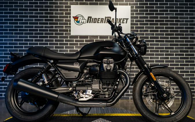 2026 Moto Guzzi V7 Stone