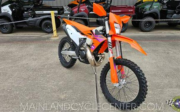 FIRST LOOK! KTM INTRODUCES 2024 KTM 300XC-W HARD-ENDURO MODEL