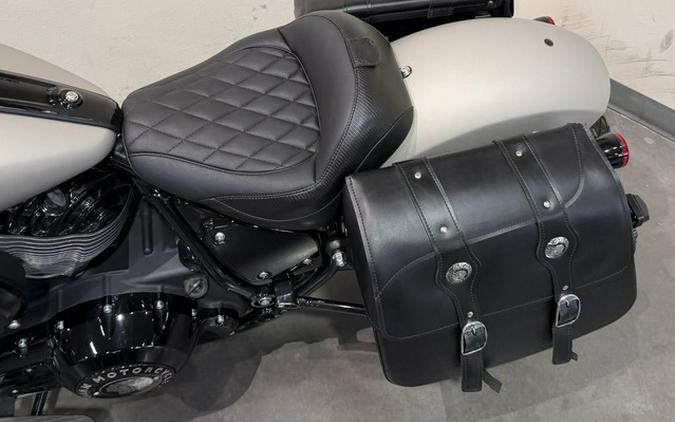 2023 Indian Chief Bobber Dark Horse Silver Quartz Smoke