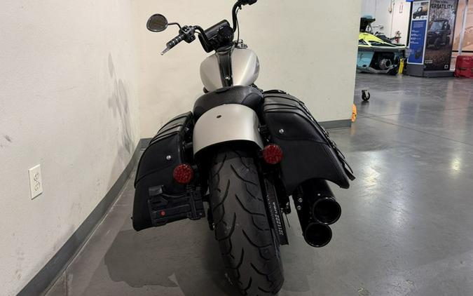 2023 Indian Chief Bobber Dark Horse Silver Quartz Smoke