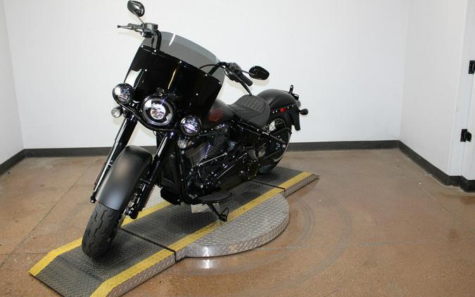2026 Harley-Davidson® Deadwood™ Black Denim