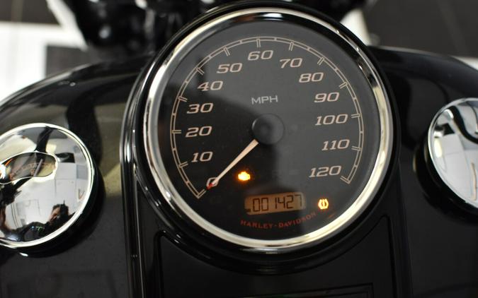 2025 Harley-Davidson Road King Special Vivid Black