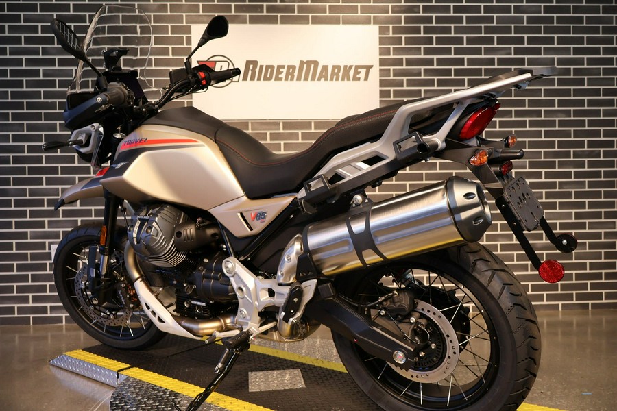 2025 Moto Guzzi V85 TT TRAVEL