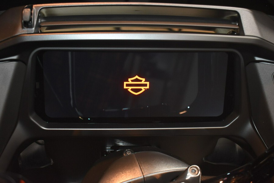 FLTRX 2025 Road Glide™