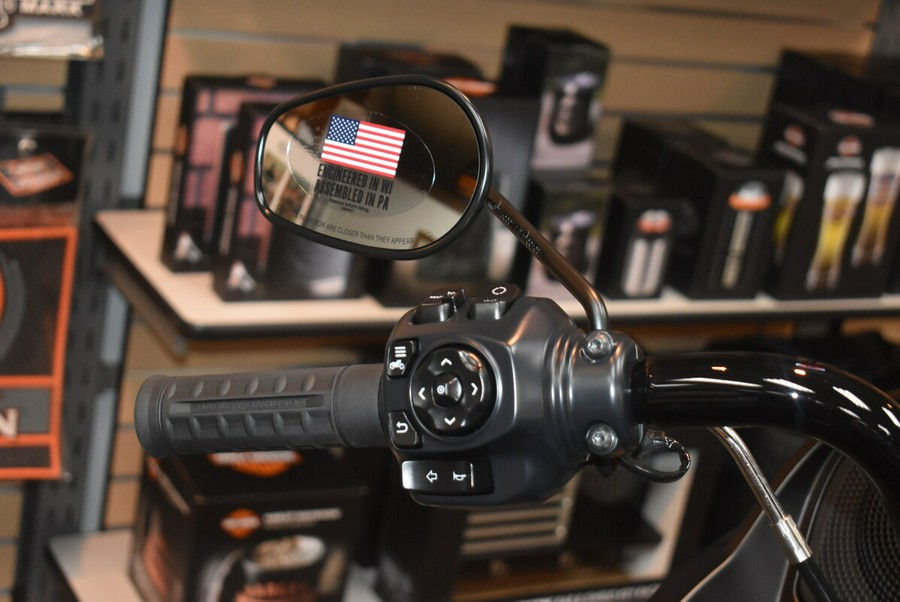 FLTRX 2025 Road Glide™