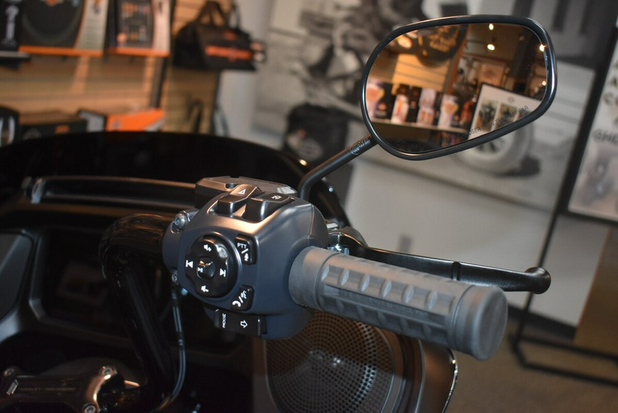 FLTRX 2025 Road Glide™