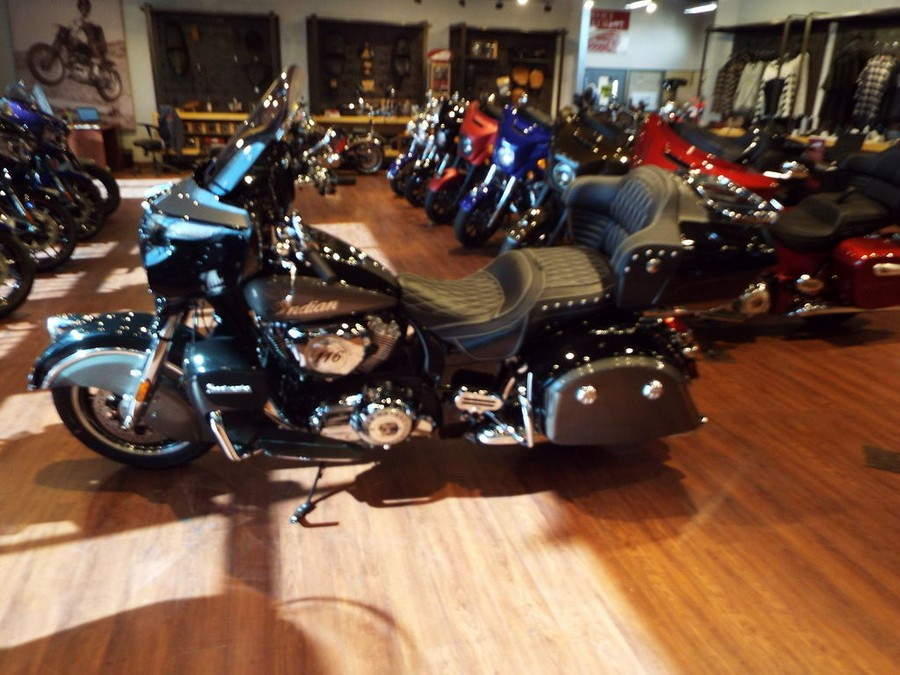 2024 Indian Motorcycle® Roadmaster® Black Metallic/Titanium Metallic