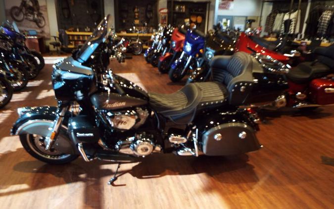 2024 Indian Motorcycle® Roadmaster® Black Metallic/Titanium Metallic