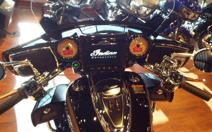 2024 Indian Motorcycle® Roadmaster® Black Metallic/Titanium Metallic