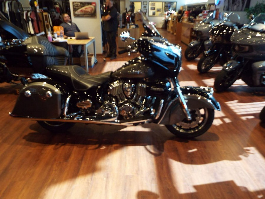 2024 Indian Motorcycle® Roadmaster® Black Metallic/Titanium Metallic