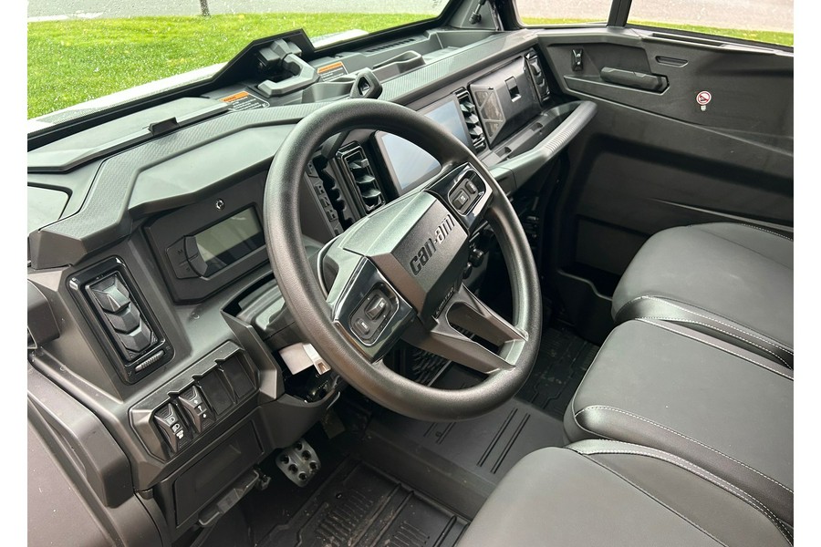 2026 Can-Am Defender Limited HD11