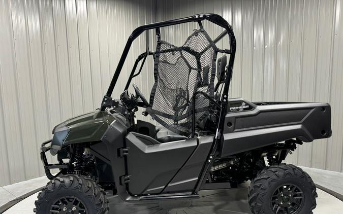 2025 Honda PIONEER 700 Deluxe