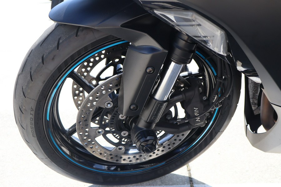 2025 Kawasaki Ninja® ZX™-6R KRT Edition ABS