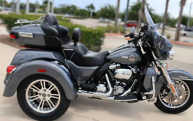 2022 Harley-Davidson Tri Glide Ultra FLHTCUTG