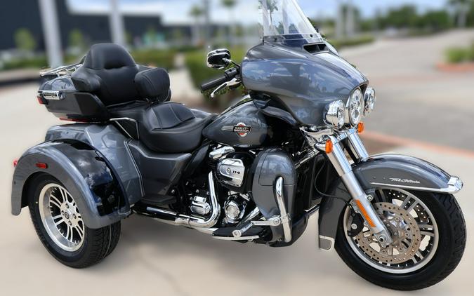 2022 Harley-Davidson Tri Glide Ultra FLHTCUTG