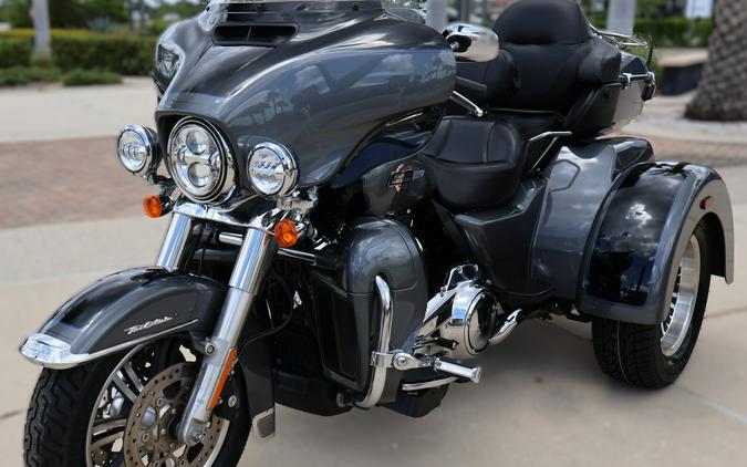 2022 Harley-Davidson Tri Glide Ultra FLHTCUTG