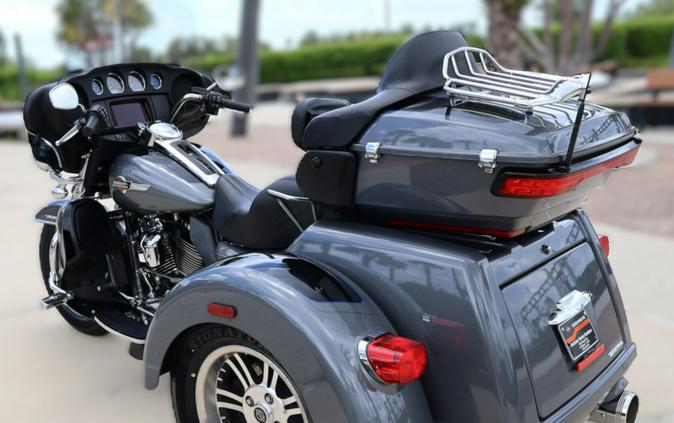 2022 Harley-Davidson Tri Glide Ultra FLHTCUTG